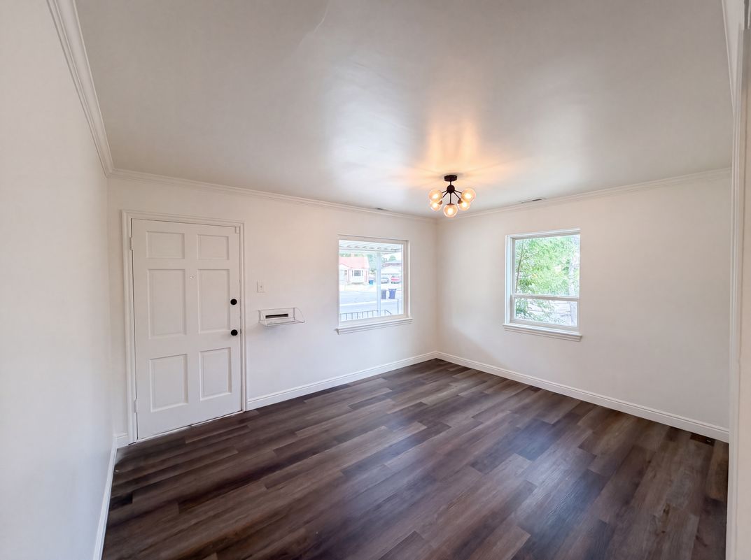 Property photo 3 of 116 Ross Dr