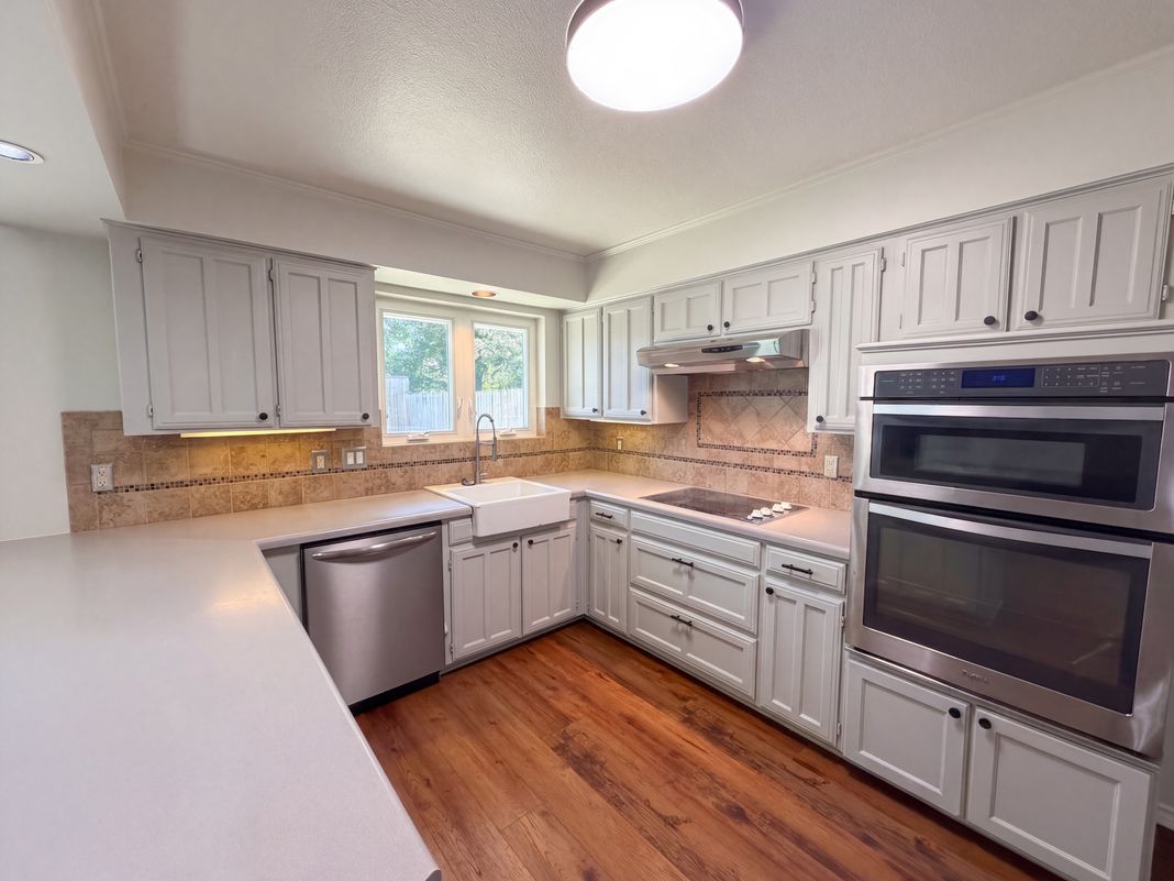 Property photo 2 of 1208 Hillcrest Dr