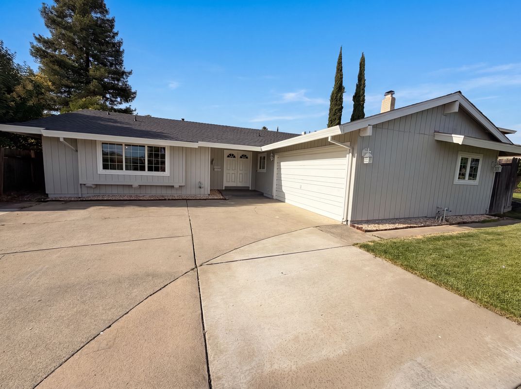 Property photo 1 of 6840 Oaklawn Way