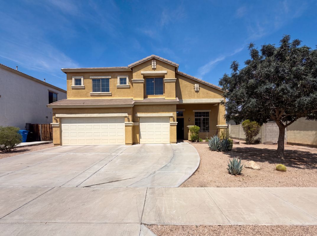 Property photo 1 of 7428 S 15th Dr