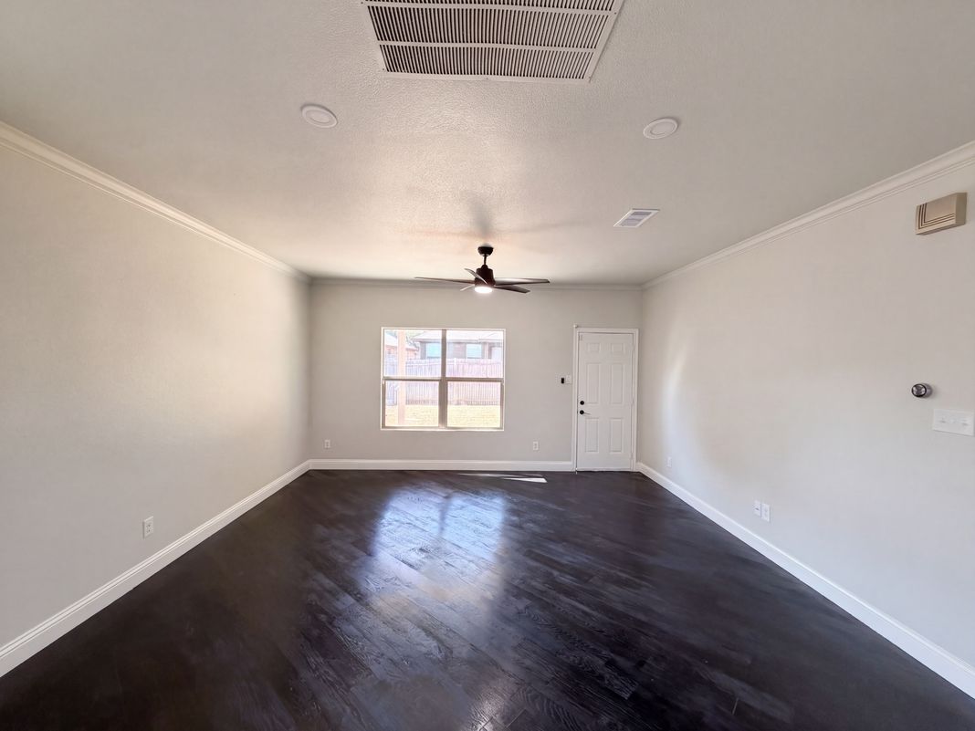 Property photo 3 of 625 River Rock Dr