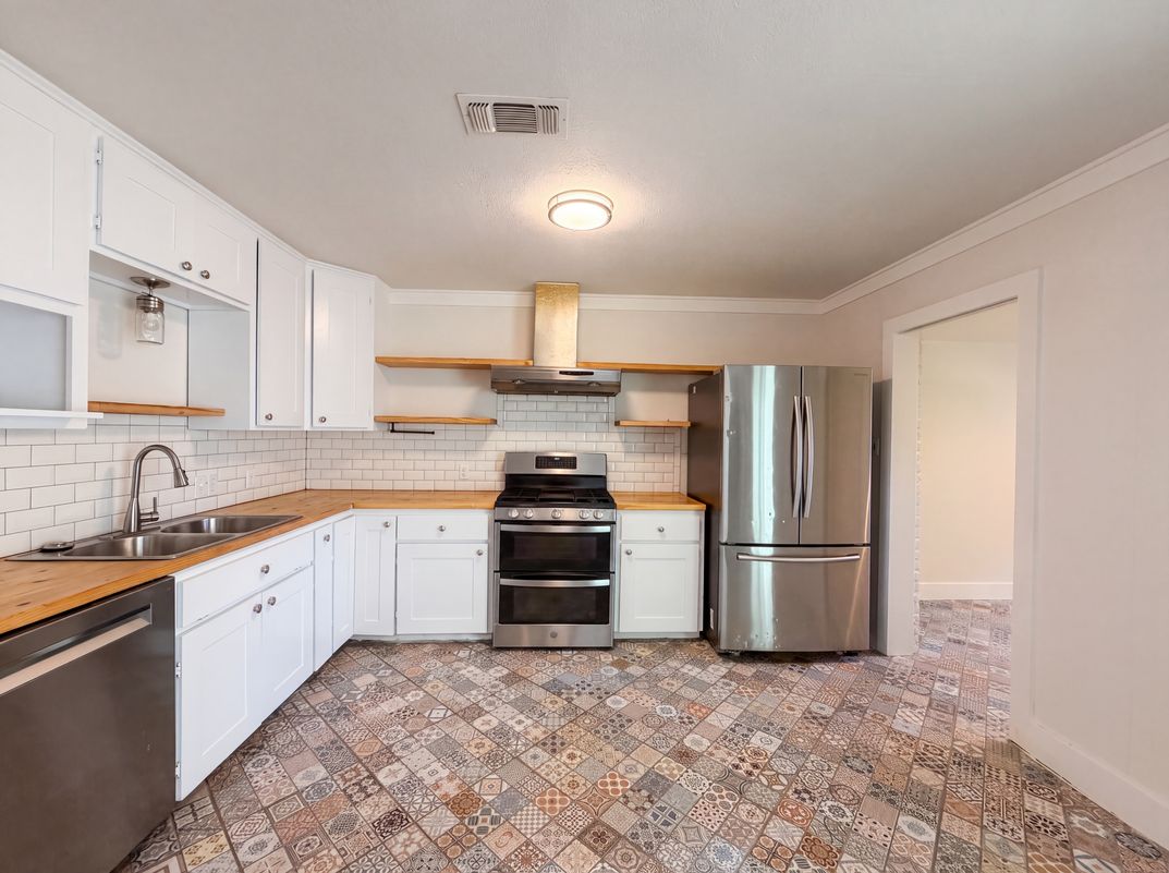 Property photo 2 of 808 Griffin St