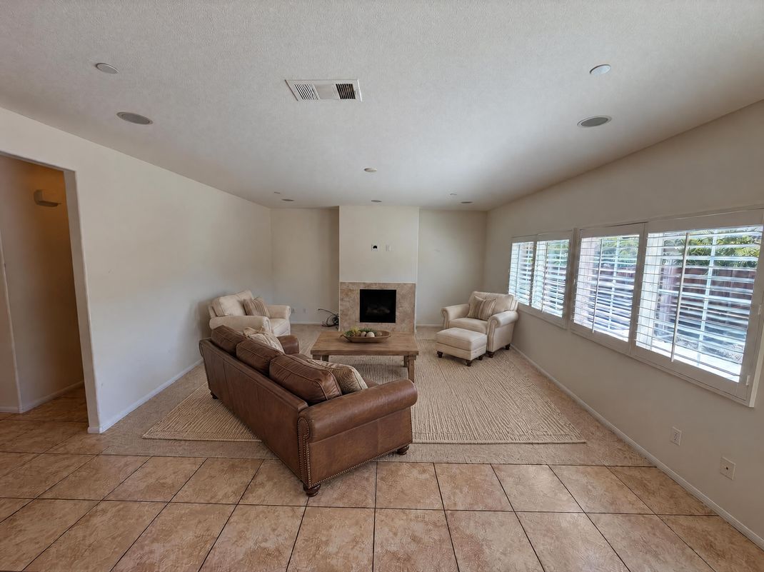 Property photo 3 of 40959 Vauxhall Ct