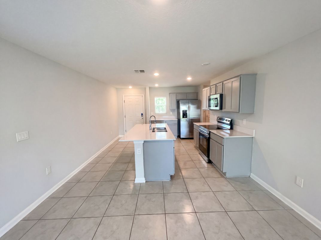 Property photo 2 of 4322 Sunny Creek Pl