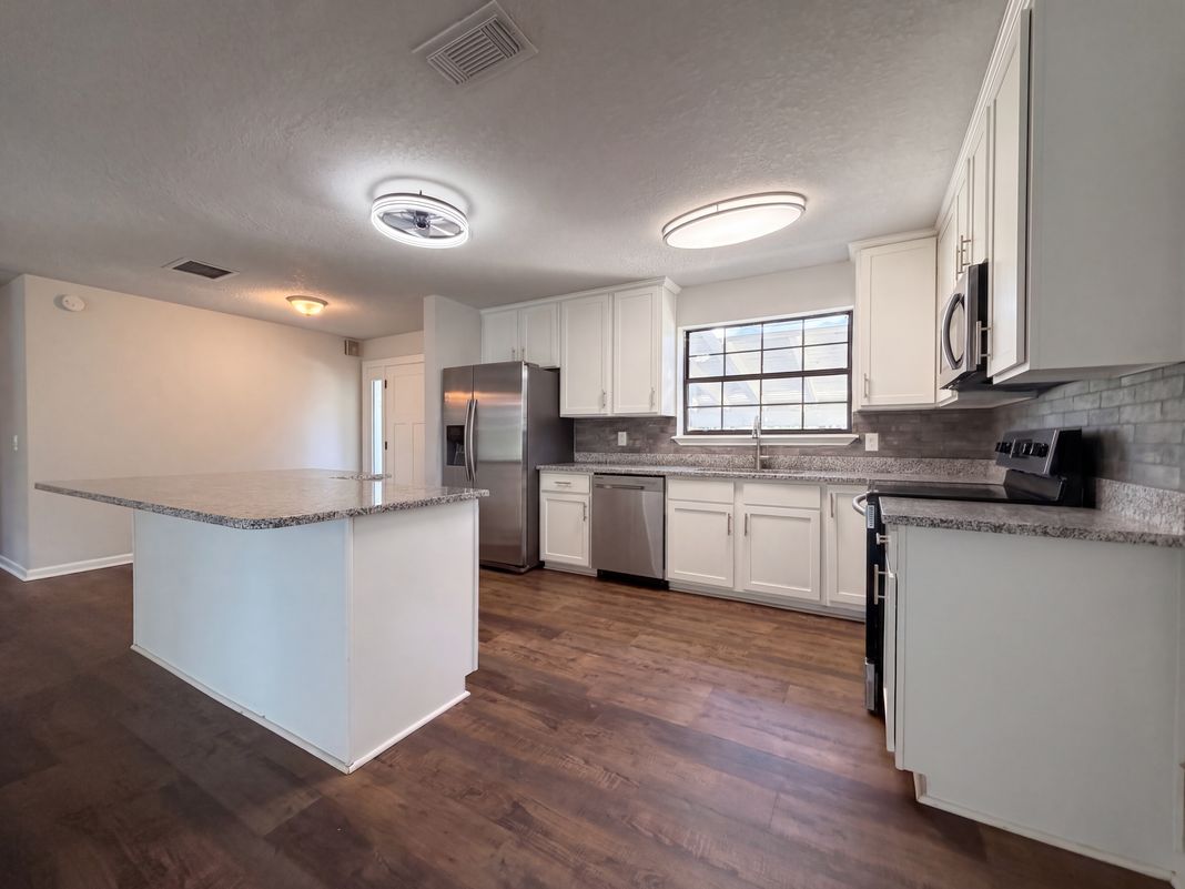 Property photo 3 of 4040 Sierra Madre Dr S