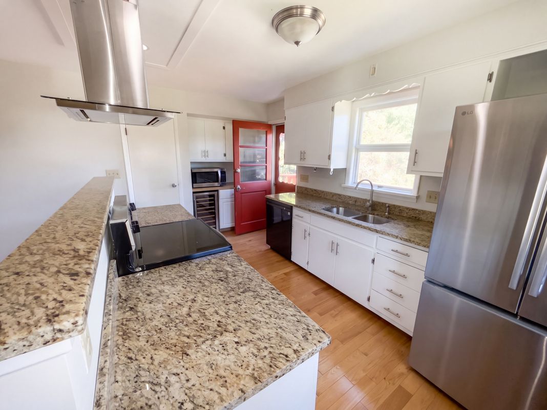 Property photo 2 of 201 Fairview St