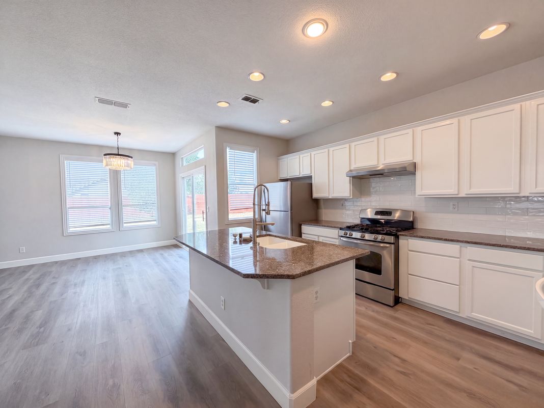 Property photo 2 of 2571 Cantara Ct