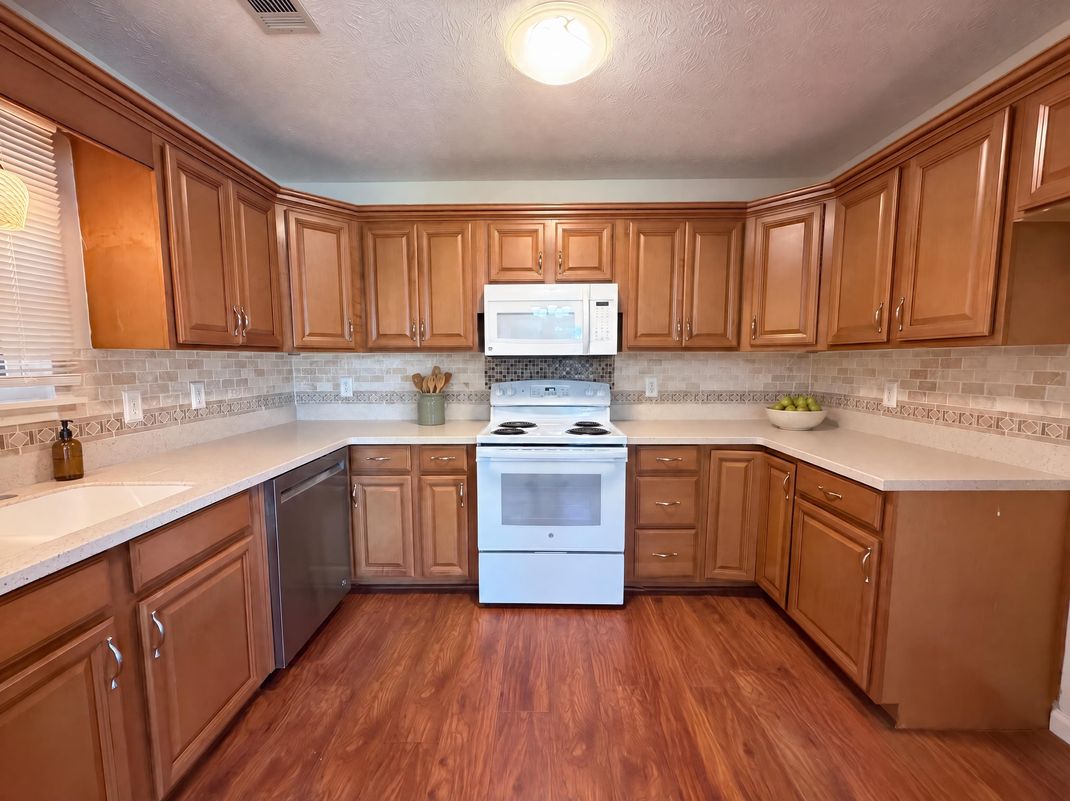 Property photo 2 of 3040 Raymonds Ct