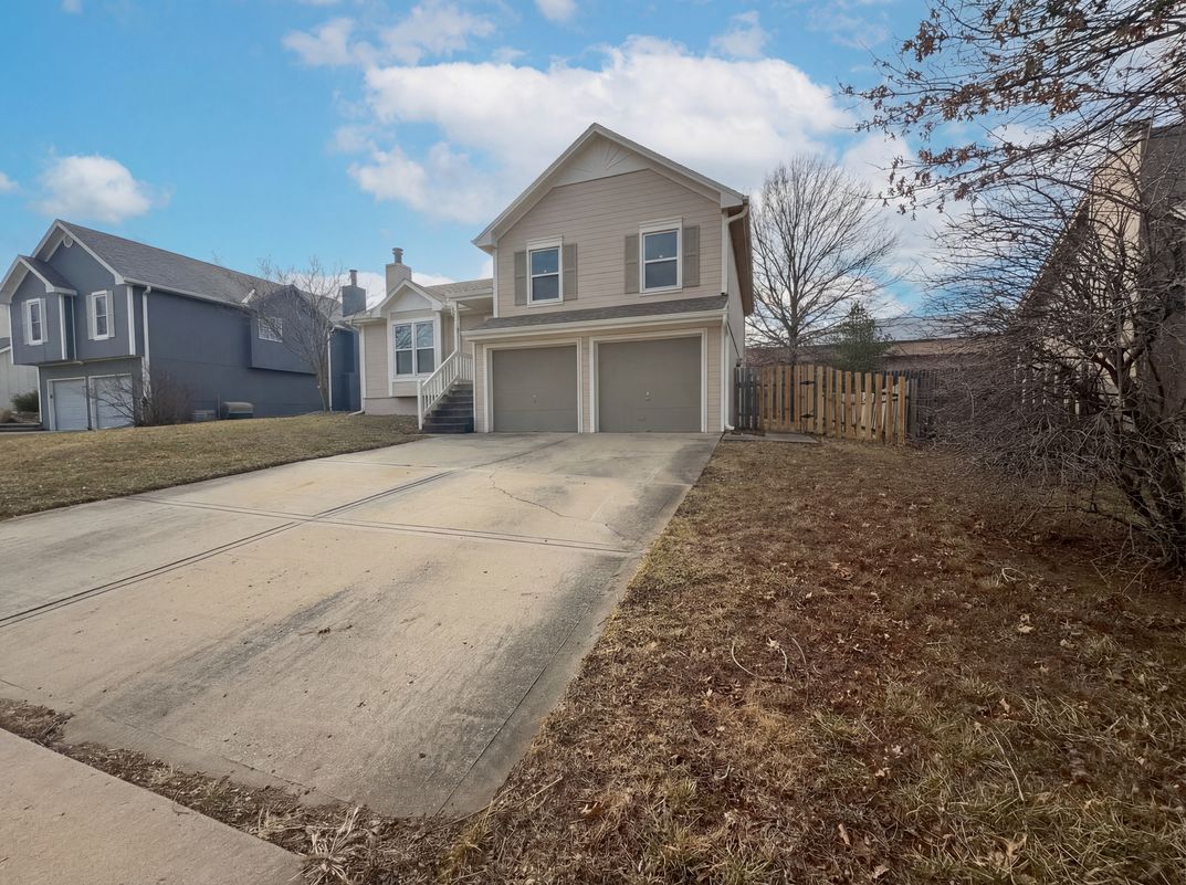 Property photo 1 of 14110 Lora St
