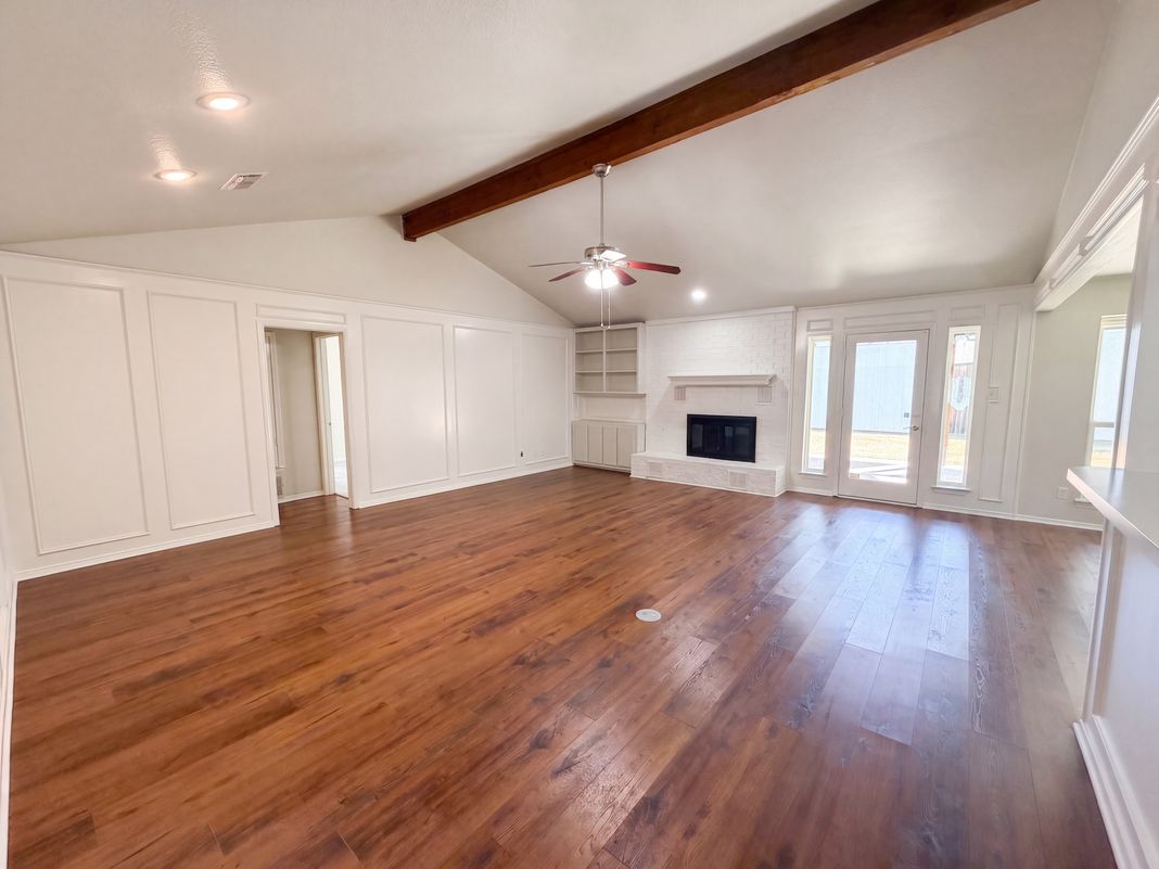 Property photo 3 of 1208 Hillcrest Dr