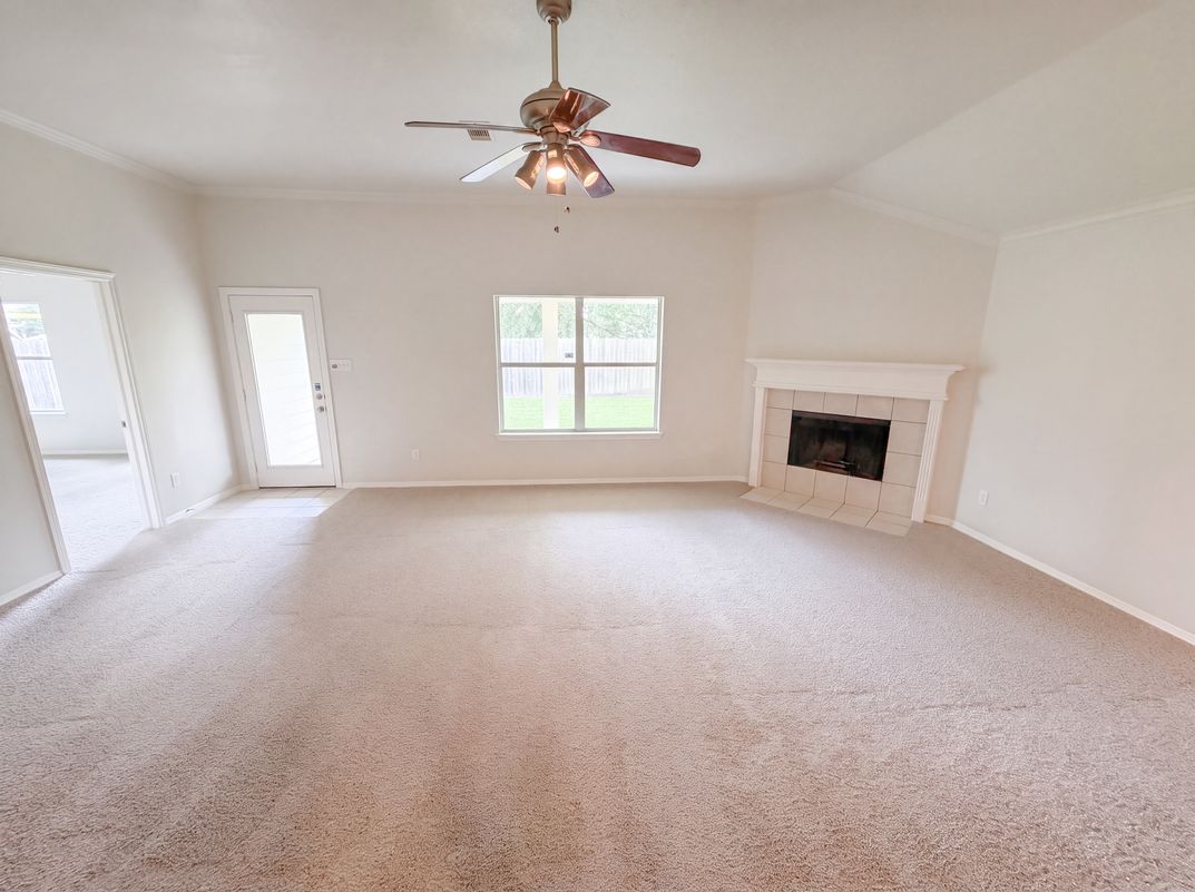 Property photo 3 of 1028 Rio Grande St