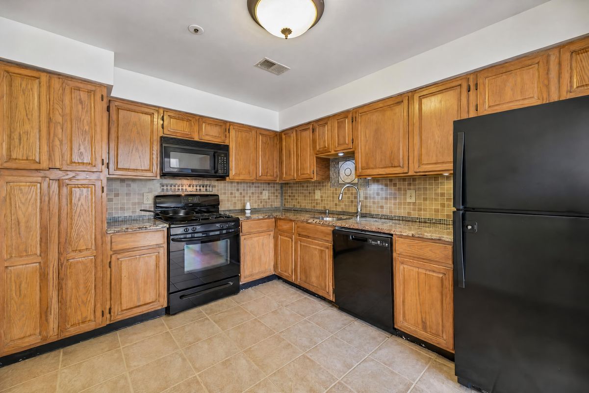Property photo 3 of 11128 Stagestone Way