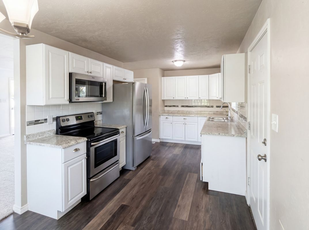 Property photo 2 of 67 S 470 E