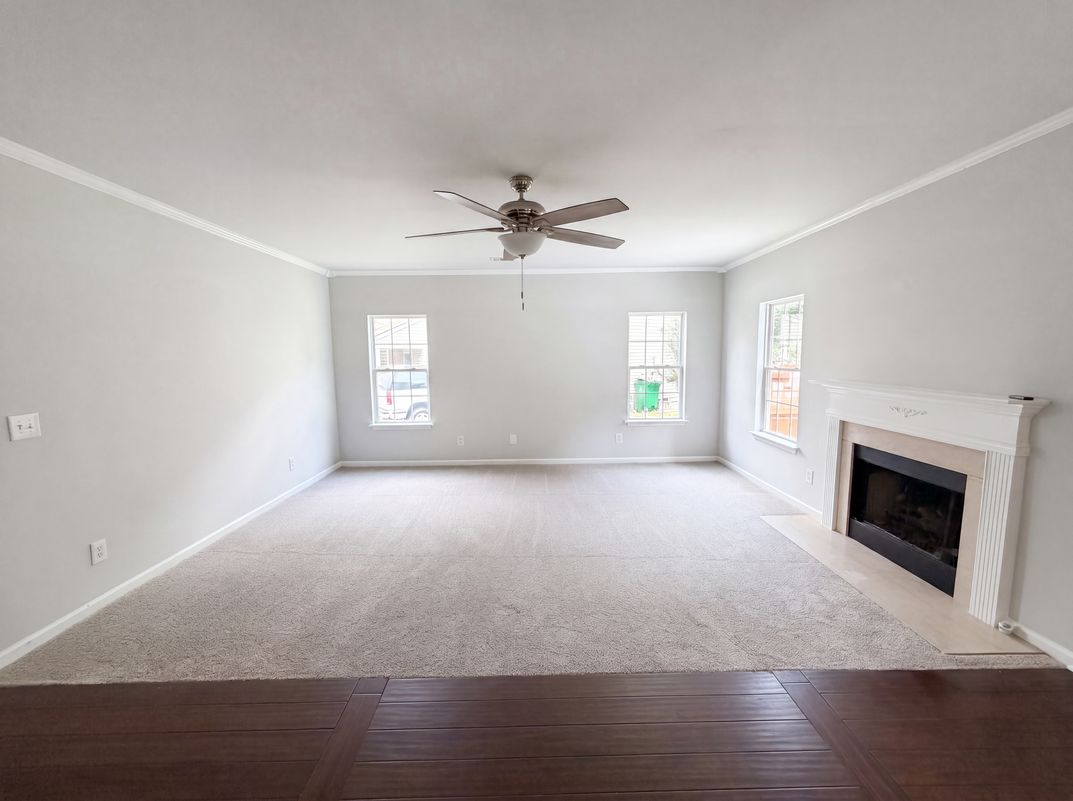 Photo 3 of 23 of 4024 Fifendrum Ln, Charlotte, NC