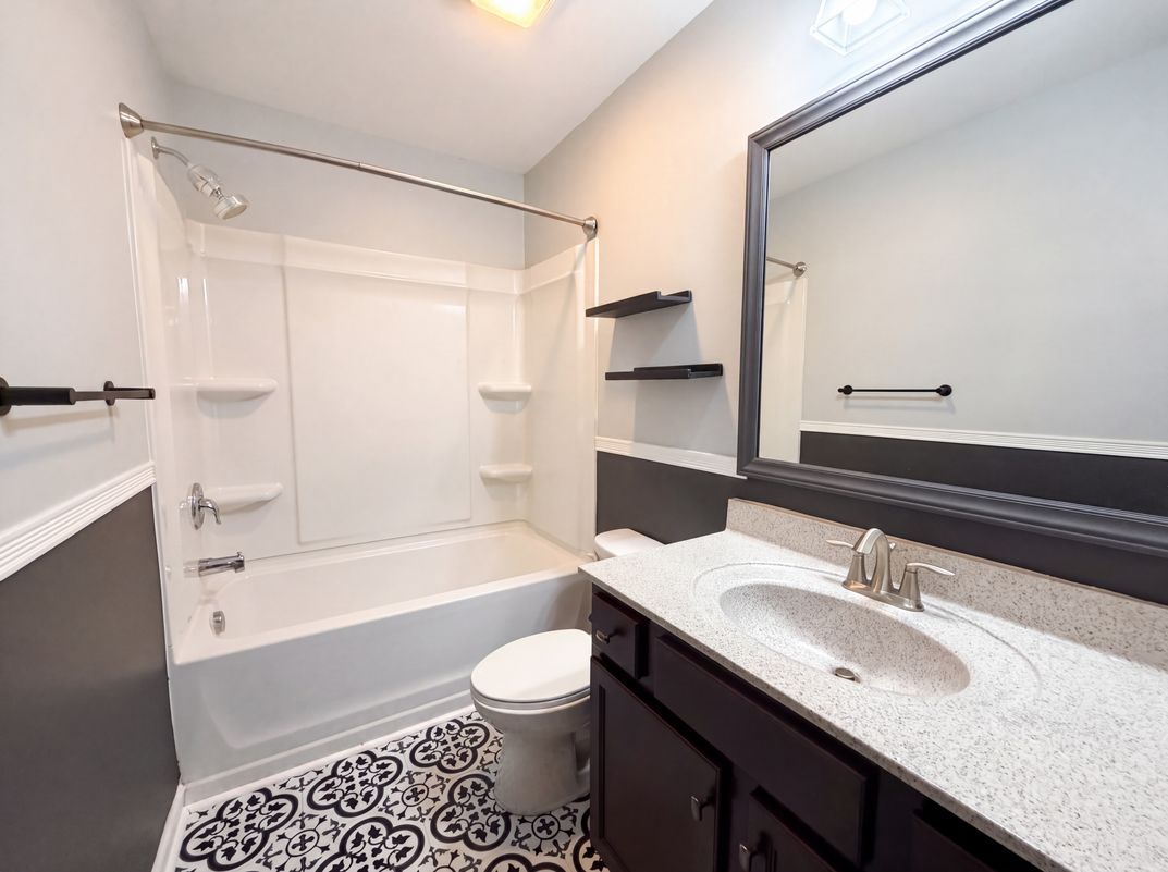 Photo 14 of 19 of 2618 Courtland Dr, Clover, SC