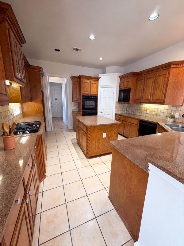 Property photo 3 of 3228 Tearose Dr