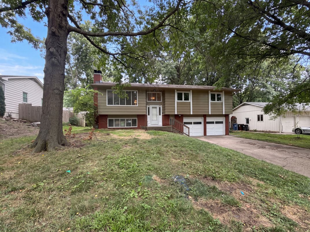 Property photo 1 of 2909 Sagebrush Dr