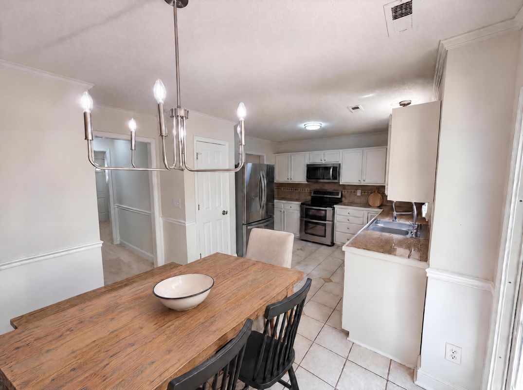 Property photo 2 of 729 Cress School Rd