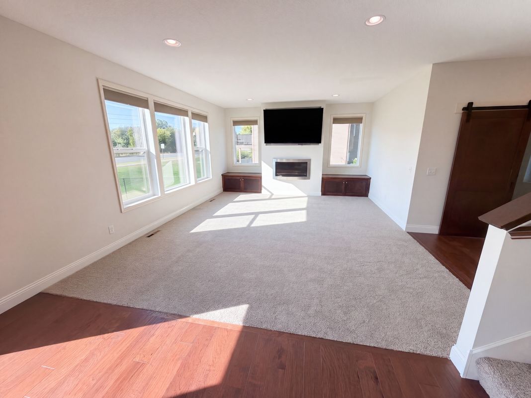 Property photo 3 of 4595 196th St W