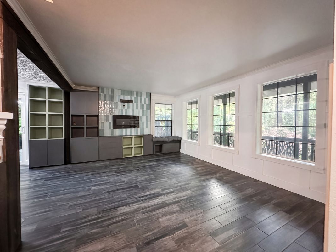 Property photo 3 of 7423 Ebbert Dr SE