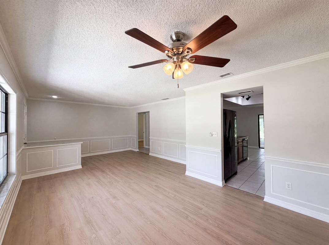 Property photo 3 of 15226 SW 39th Cir