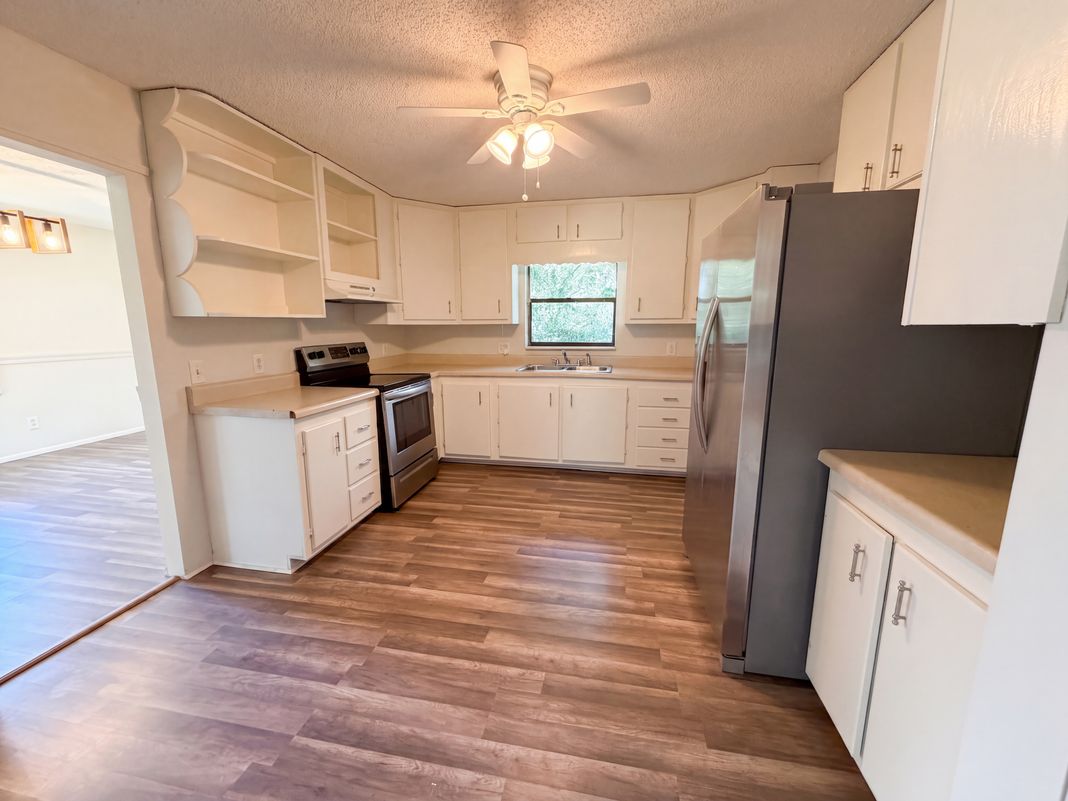 Property photo 2 of 7023 Shindler Dr