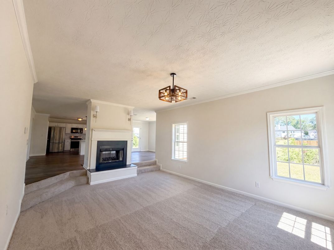 Property photo 3 of 2925 Lake Port Dr
