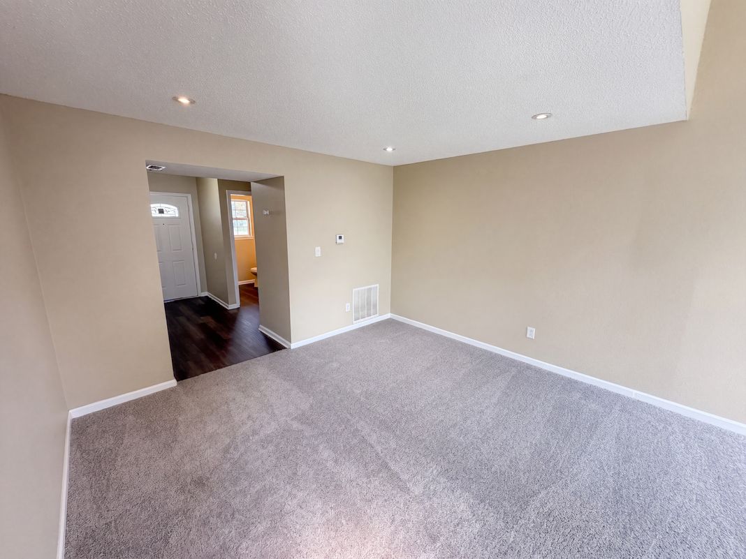 Property photo 3 of 11307 Narrowleaf Dr