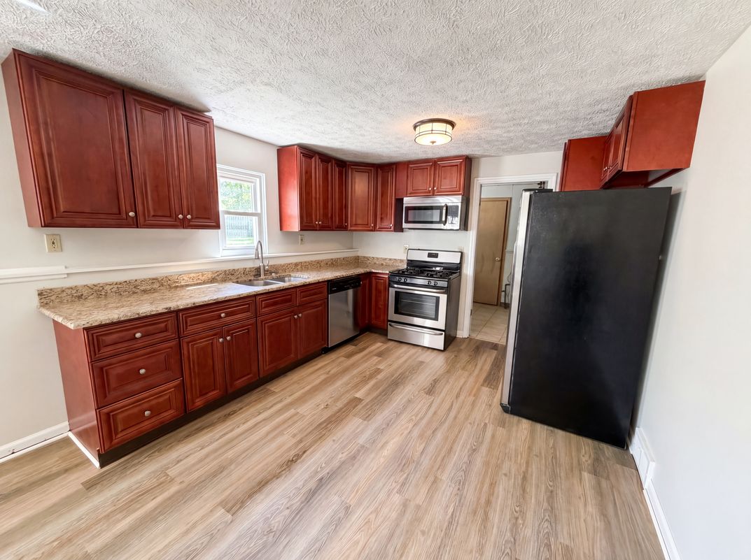 Property photo 2 of 5444 Kenbridge Dr