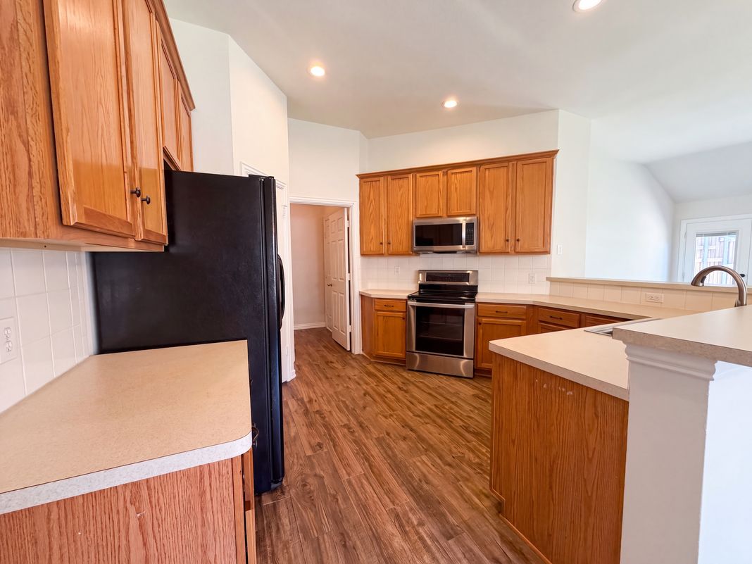 Property photo 2 of 6312 Candletree Ln