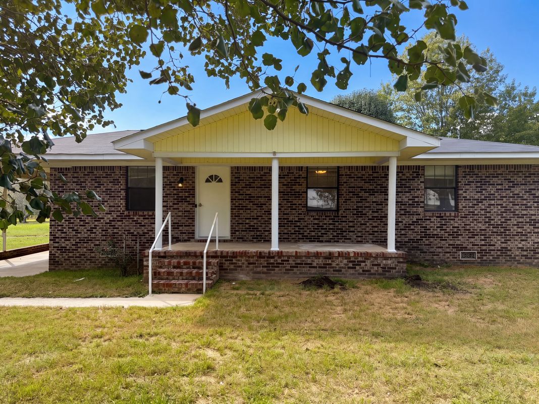 Property photo 1 of 70 Chimney Rock