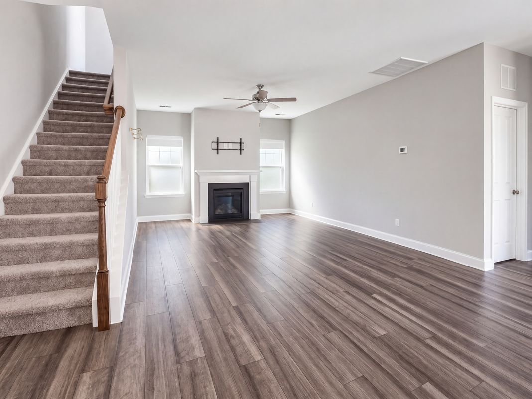 Property photo 3 of 122 Persimmon Dr