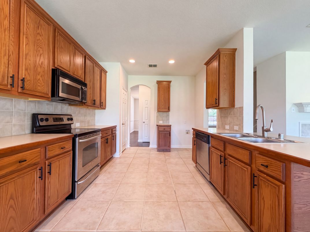 Property photo 2 of 1420 Fleetwood Cove Dr