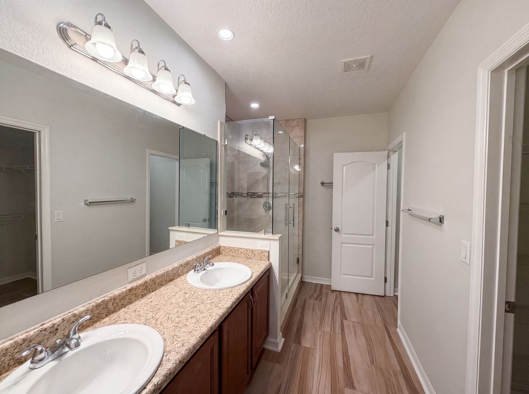 Photo 15 of 24 of 1048 Bethpage Rd, Auburndale, FL