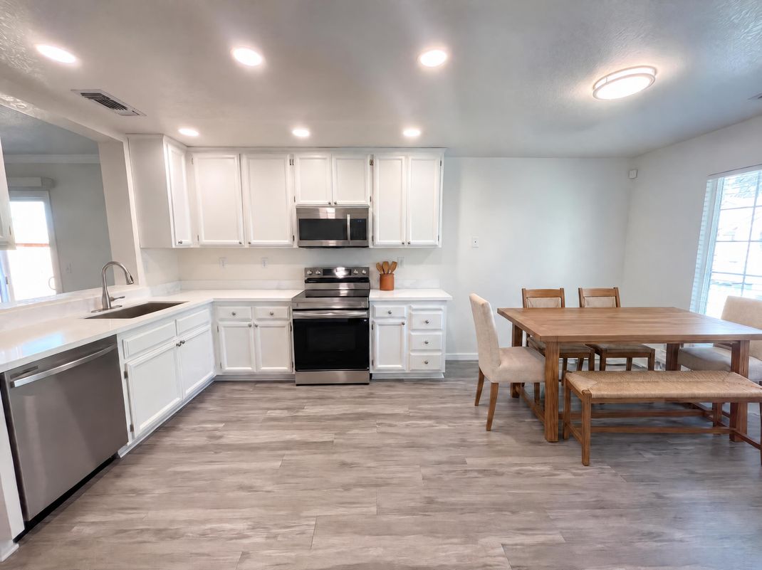 Property photo 2 of 1864 Woodland Dr