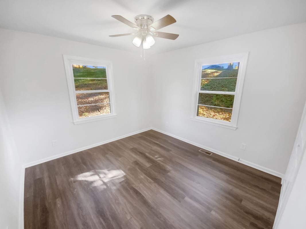 Property photo 3 of 349 Wakefield Dr Apt A