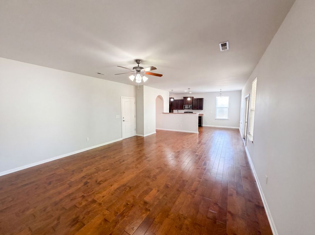 Property photo 3 of 129 Saddlebrook Ave