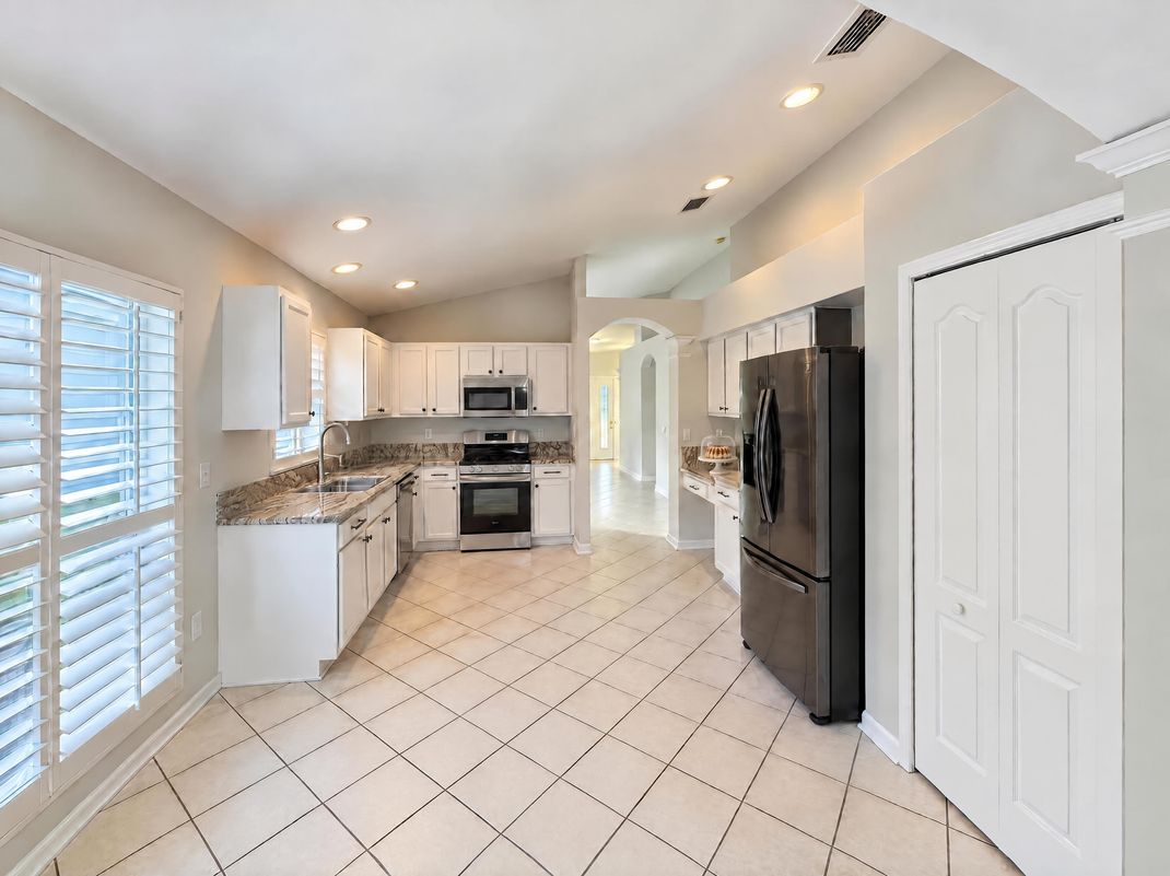 Property photo 2 of 30447 Iverson Dr