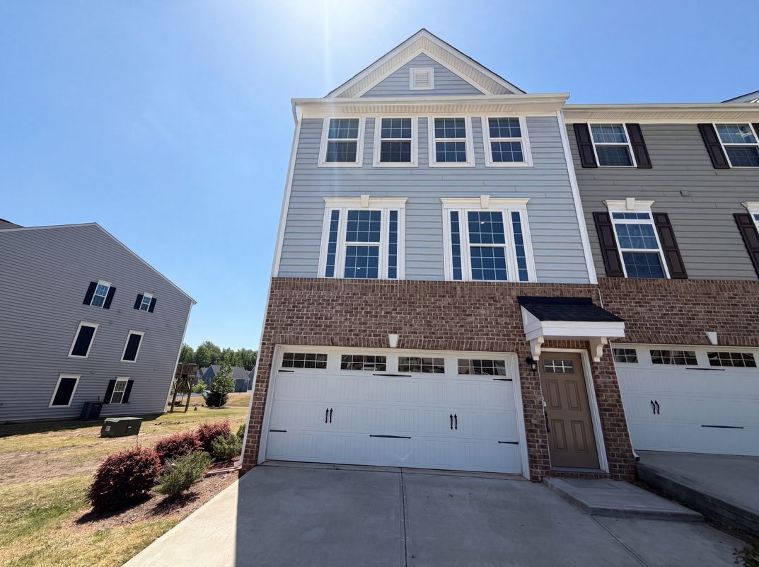 Property photo 1 of 232 Misty Pike Dr