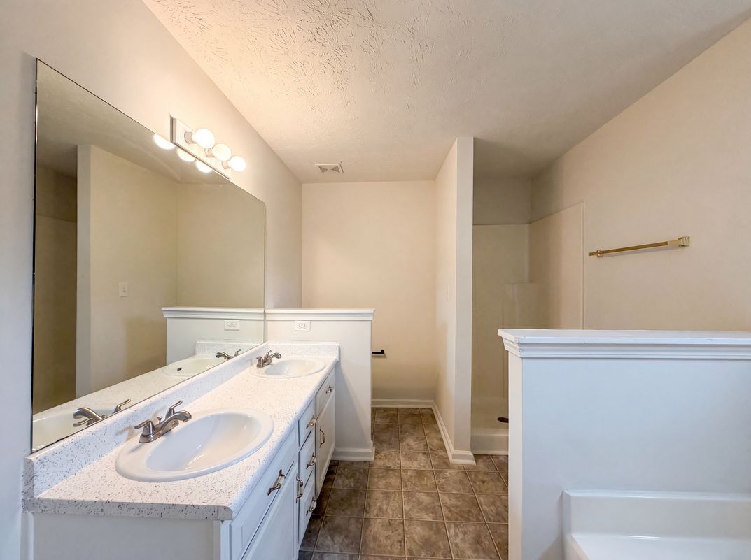 Photo 8 of 32 of 5355 Queen Ester Ct, Ellenwood, GA