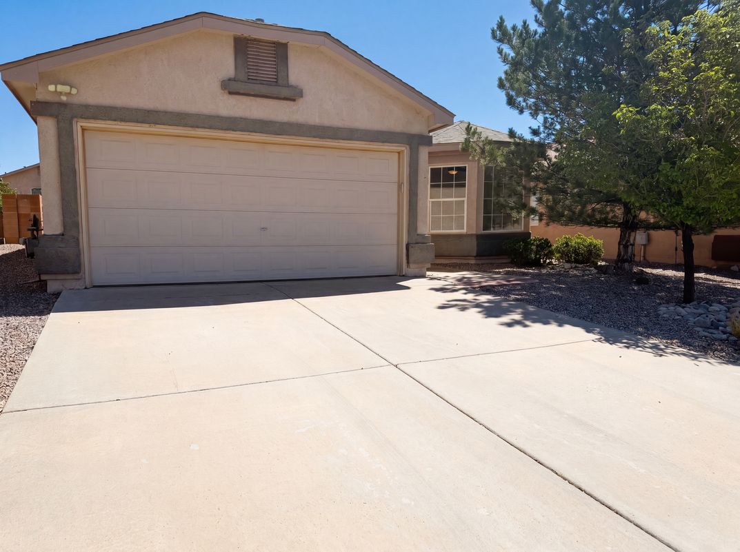 Photo 13 of 18 of 345 Peaceful Meadows Dr NE, Rio Rancho, NM