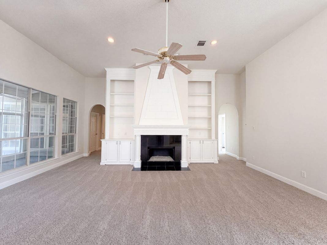 Property photo 2 of 3000 Candide Ln
