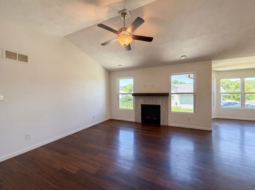 Property photo 3 of 7932 Laurel Flats Dr