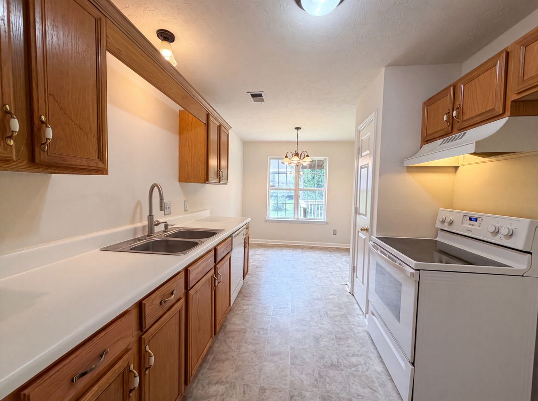 Property photo 2 of 499 Holland Ridge Dr