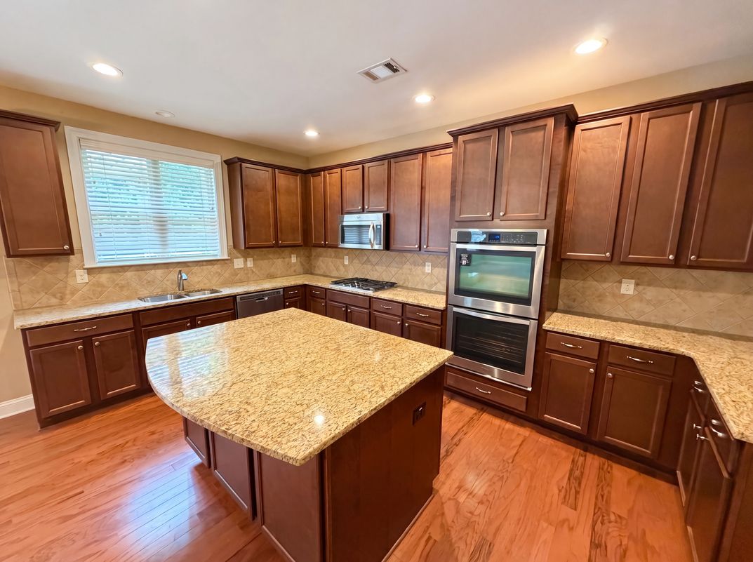Property photo 2 of 6565 Bentley Ridge Dr