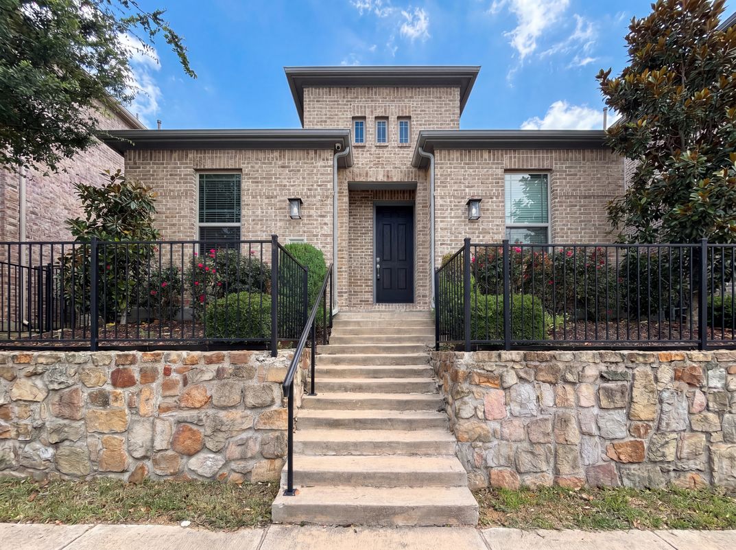 Property photo 1 of 17628 Bottlebrush Dr