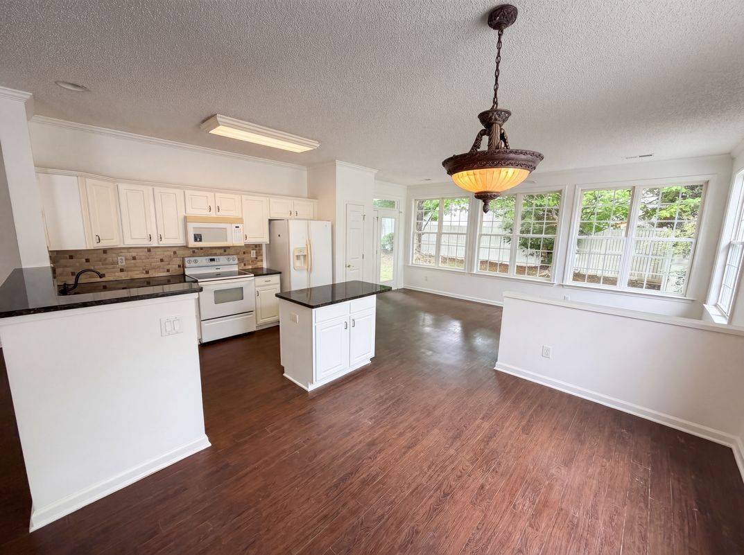Property photo 2 of 64 Garden Grv