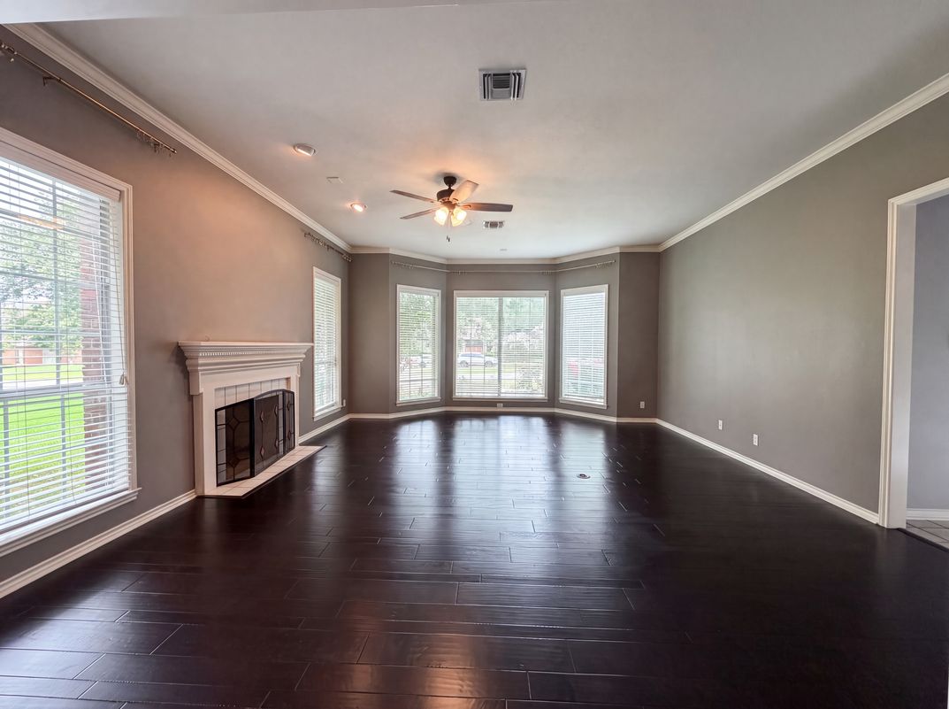Property photo 3 of 2717 Wickersham Dr