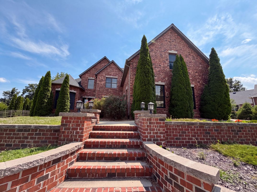 Property photo 1 of 120 Fox Hill Ct
