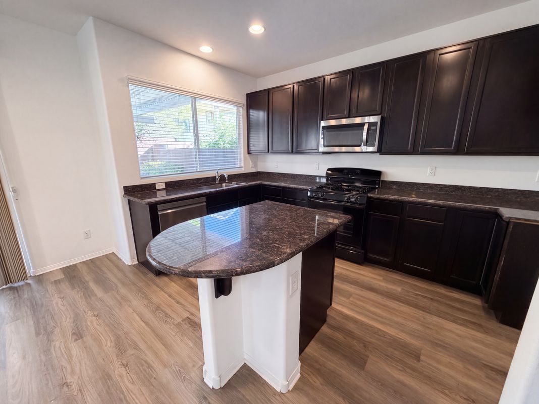 Property photo 2 of 9056 Leland Ranch Ave